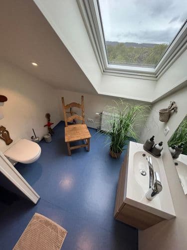 our accomodations_þúfa_bathroom2.jpg